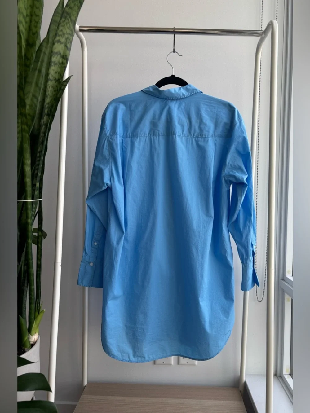 H&M | 100% Cotton Blue Long-Length Button Up Poplin Shirt - Picture 2 of 6